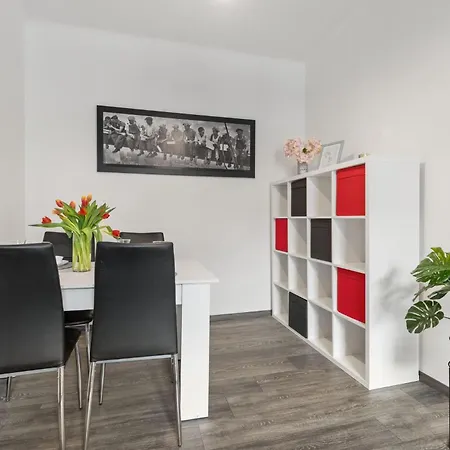 Air Conditioned Apartment 5 Min To Railway Station - Old Town Bratislava Exterior photo