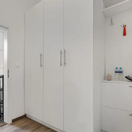 Air Conditioned Apartment 5 Min To Railway Station - Old Town Bratislava Exterior photo