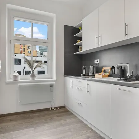Air Conditioned Apartment 5 Min To Railway Station - Old Town Bratislava Exterior photo